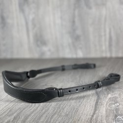 Anatomisk nakkestykke med skjulte spnder