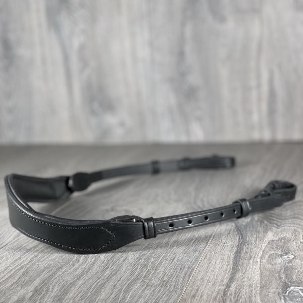 Anatomisk nakkestykke med skjulte spnder