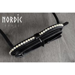 Komb. n�serem med metaliske sten - Creme