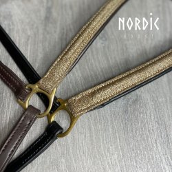 N�serem med guld glitter