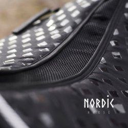 All White sadel underlag