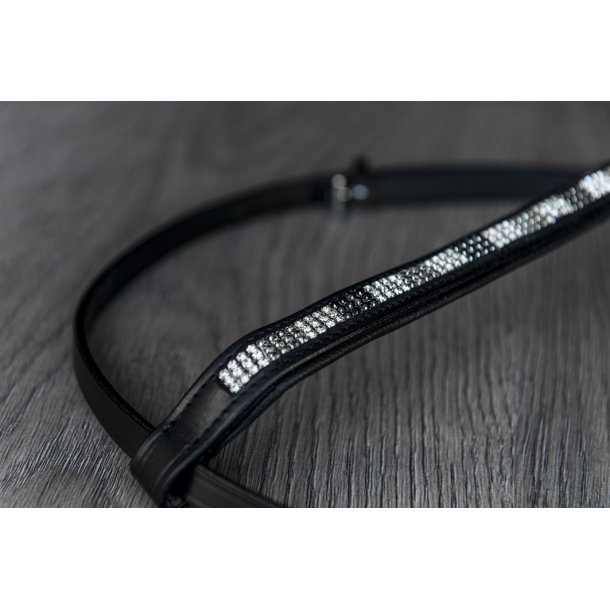 Nakkestykke med hvide/gr/sorte sten