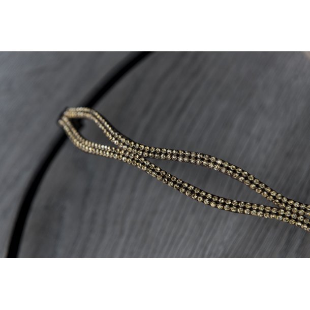 Nakkestykke 11 med overside sten, guld