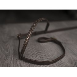 Nakkestykke med shiny flet