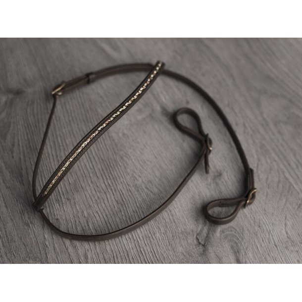 Nakkestykke med shiny flet