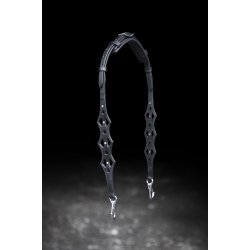 Nakkestykke med udskringer og enkelte sten p siderne