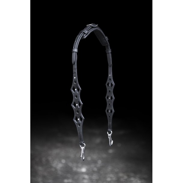 Nakkestykke med udskringer og enkelte sten p siderne