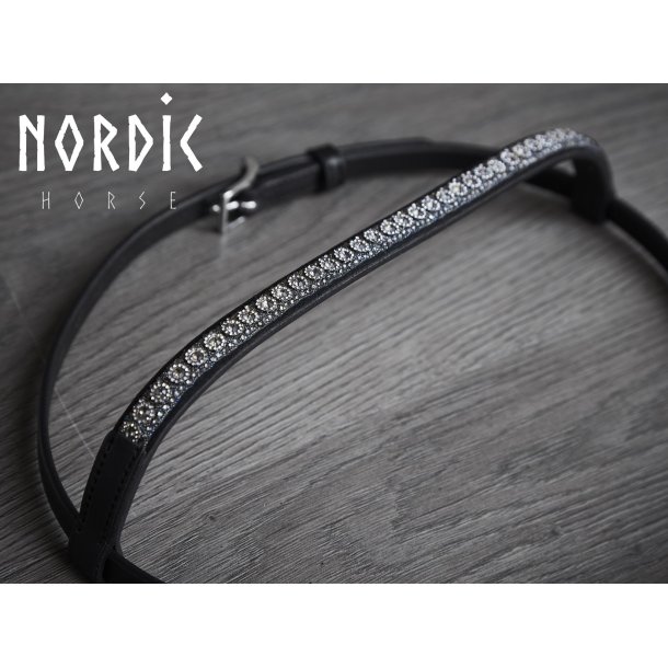 Nakkestykke med sten i rosetter