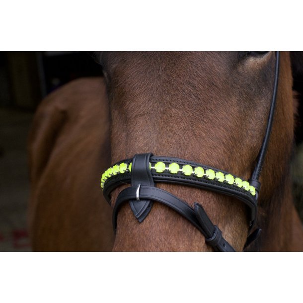 Komb. nserem med en rkke store sten