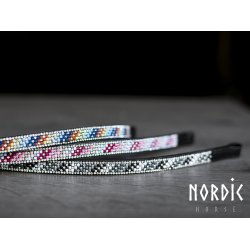 Pandebnd med flere farver sten