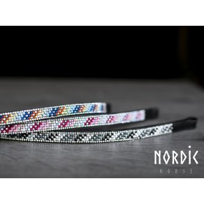 Pandebnd med flere farver sten