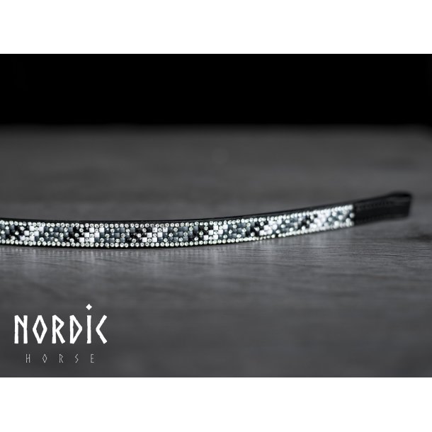 Pandebnd med flere farver sten