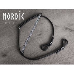 Nakkestykke med flere farver sten