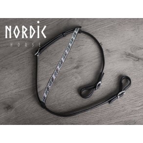 Nakkestykke med flere farver sten