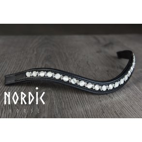 Pandebnd mlkefarvede sten