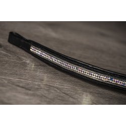 Pandebnd med sm sten og metalstribe