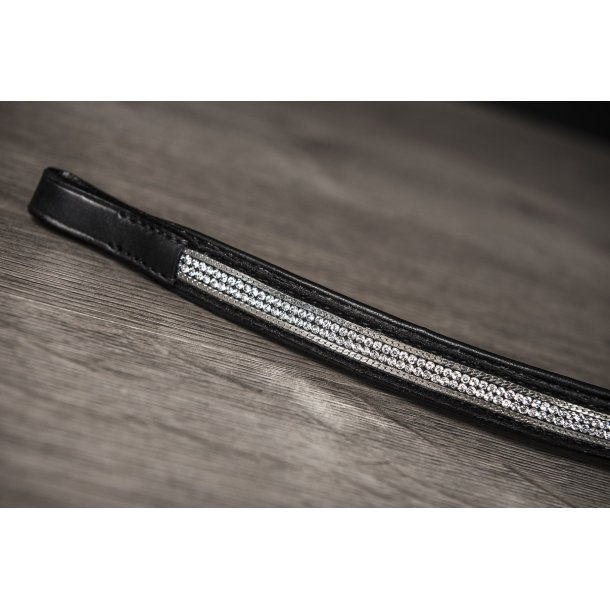 Pandebnd med sm sten og metalstribe